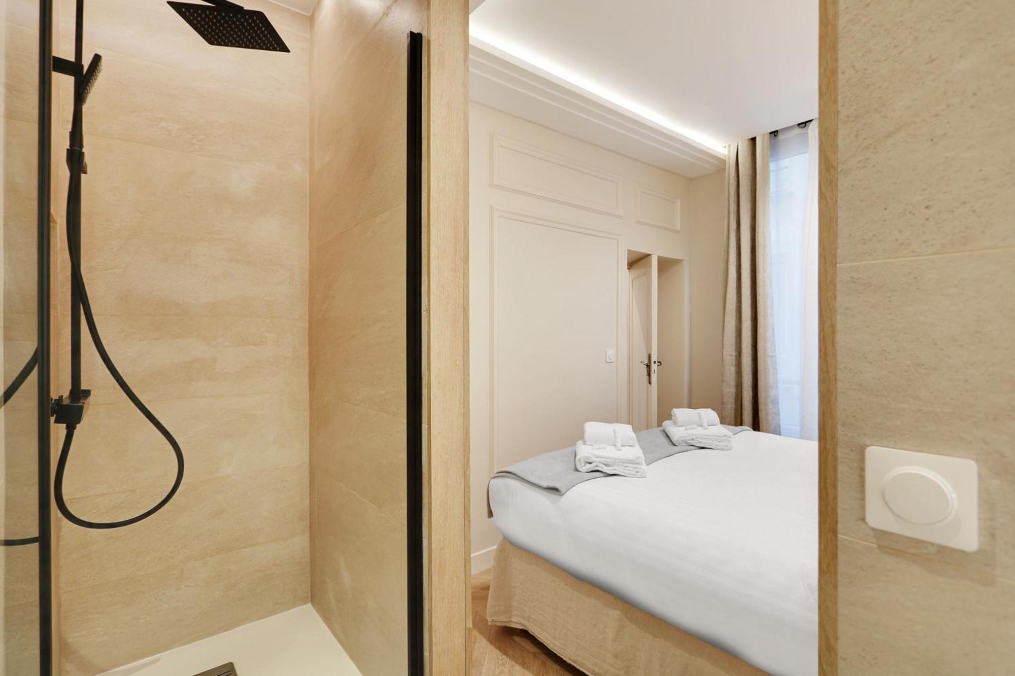 Off Majesti Upper Marais Apartment- Rue Du Faubourg Saint-Martin パリ エクステリア 写真